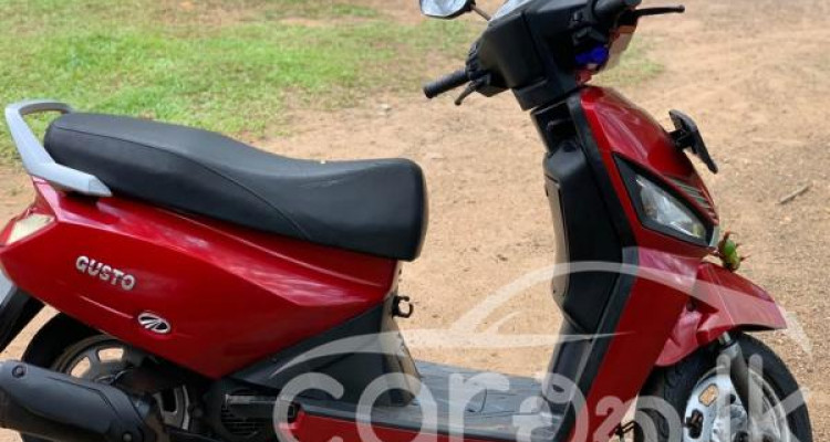 MAHINDRA GUSTO 2016