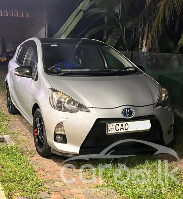 TOYOTA AQUA 2013