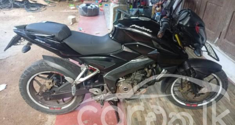 BAJAJ PULSAR NS200 2013