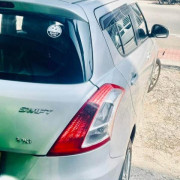 SUZUKI SWIFT 2011