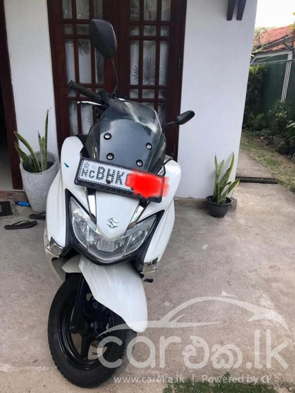 SUZUKI BURGMAN 2019