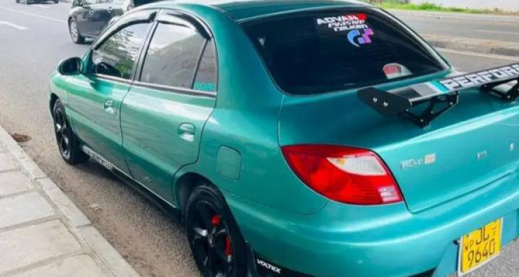 KIA RIO 2000