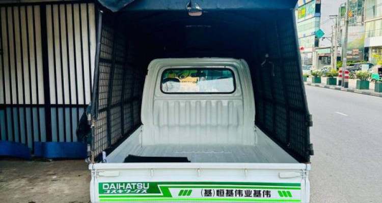 DAIHATSU HIJET 2004