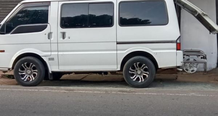MAZDA BONGO 2007