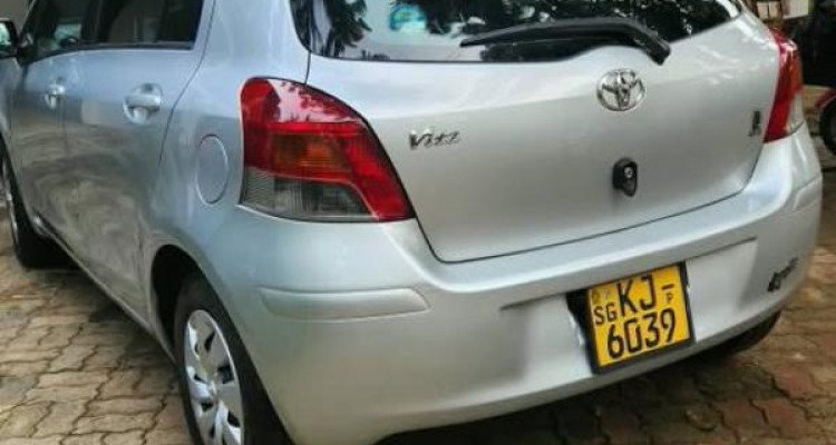 TOYOTA VITZ 2008