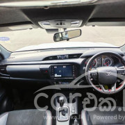 TOYOTA HILUX 2023