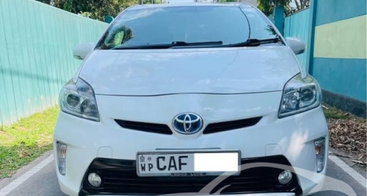 TOYOTA PRIUS 2014