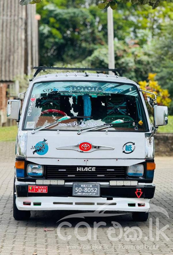 TOYOTA HIACE 1983