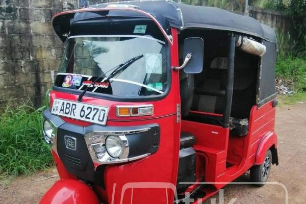 BAJAJ 2018 4 STROKE