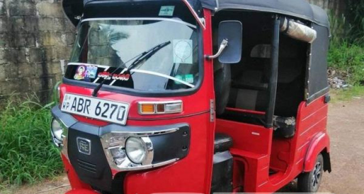 BAJAJ 2018 4 STROKE