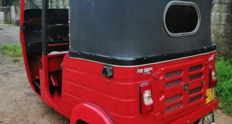 BAJAJ 2018 4 STROKE