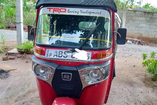 BAJAJ 2018 4 STROKE