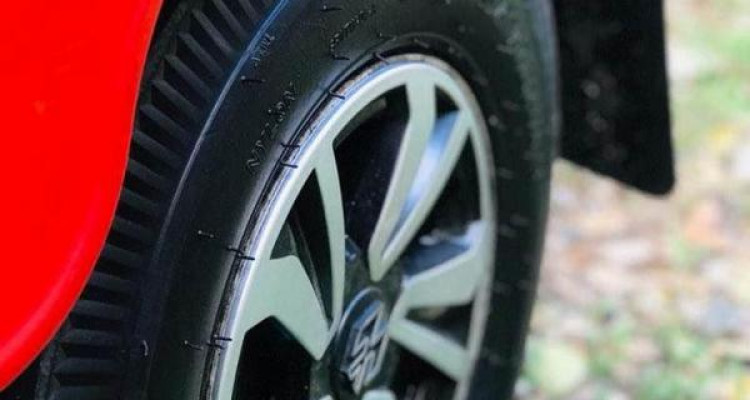 BAJAJ 2018 4 STROKE