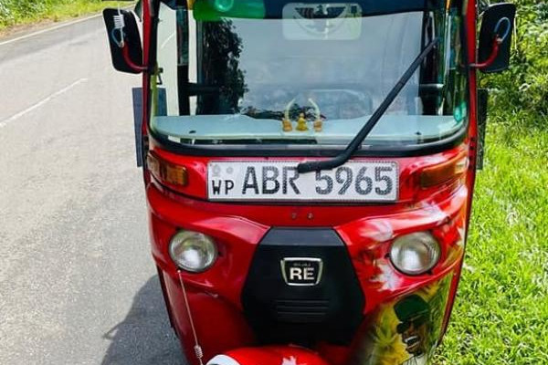 BAJAJ 2018 4 STROKE