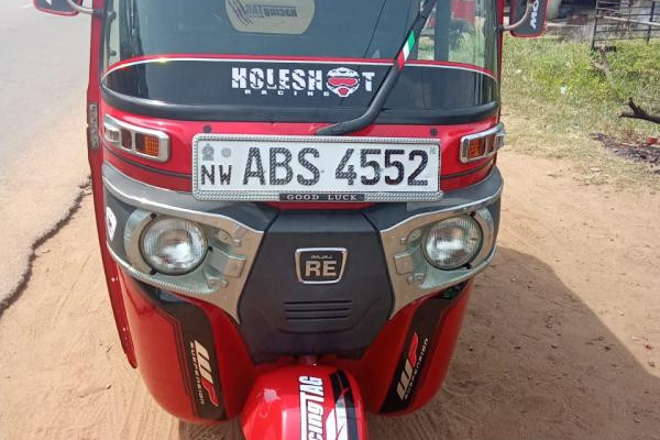 BAJAJ 2018 4 STROKE