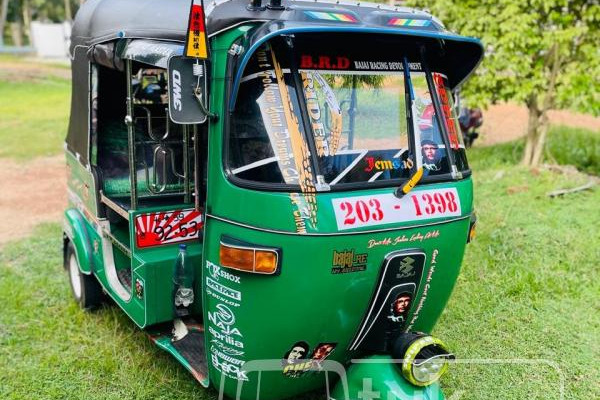 BAJAJ 1997 2 STROKE