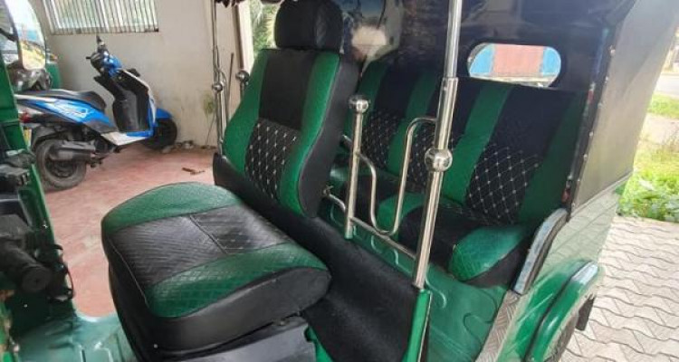 BAJAJ 2016 4 STROKE