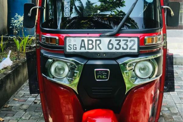 BAJAJ 2018 4 STROKE