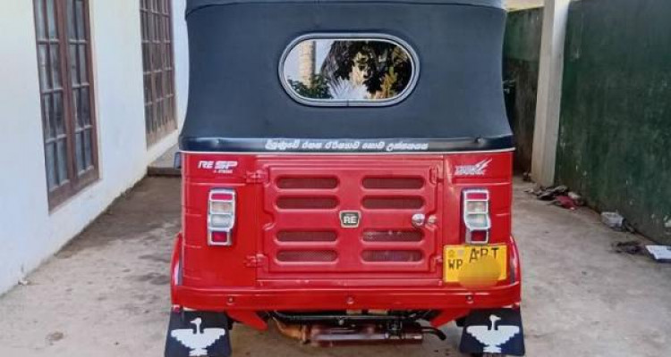 BAJAJ 2018 4 STROKE