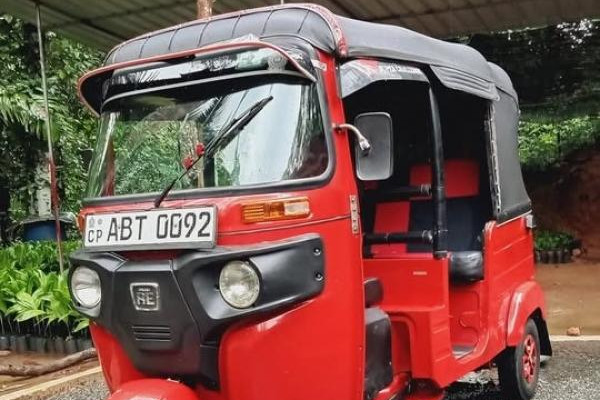 BAJAJ 2018 4 STROKE