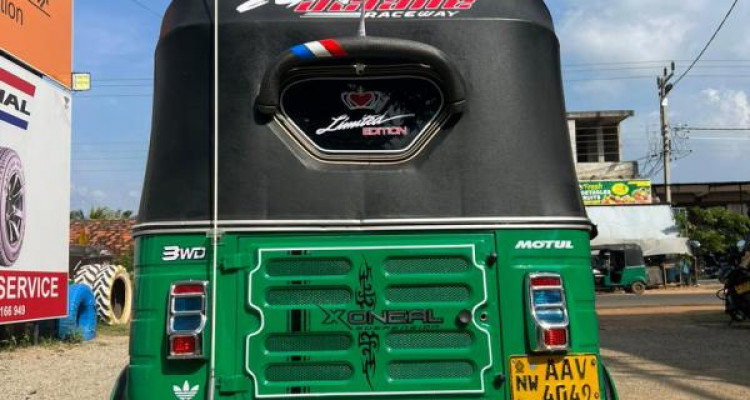 BAJAJ 2015 4 STROKE