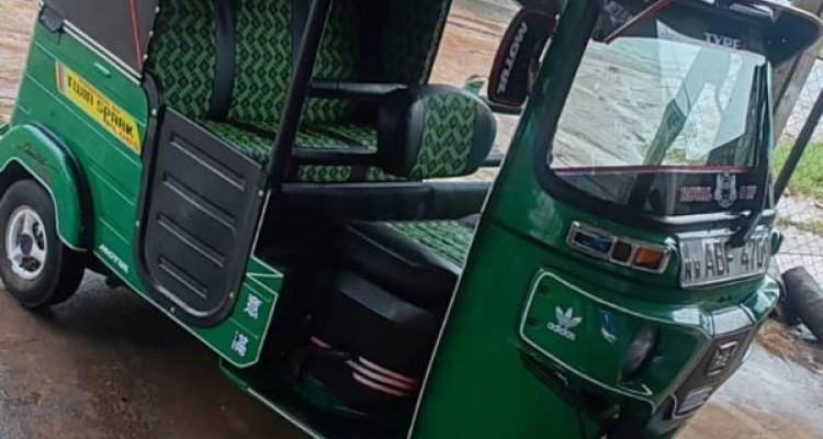 BAJAJ 2015 4 STROKE