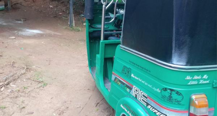 BAJAJ 2009 4 STROKE