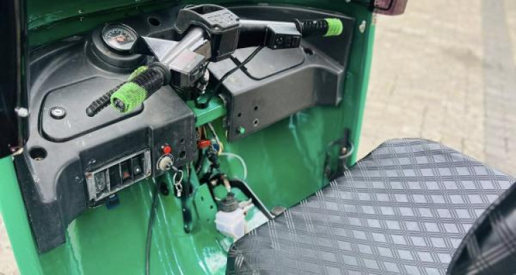 BAJAJ 2012 4 STROKE