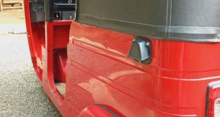 BAJAJ 2018 4 STROKE