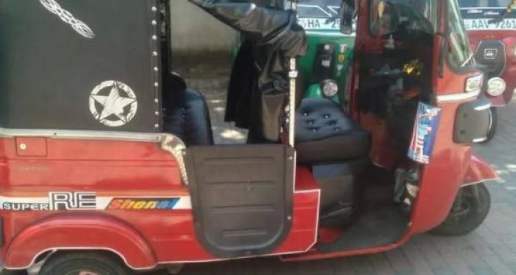 BAJAJ 2018 4 STROKE