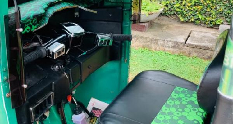 BAJAJ 2015 4 STROKE