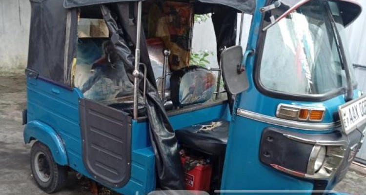 BAJAJ 2015 4 STROKE