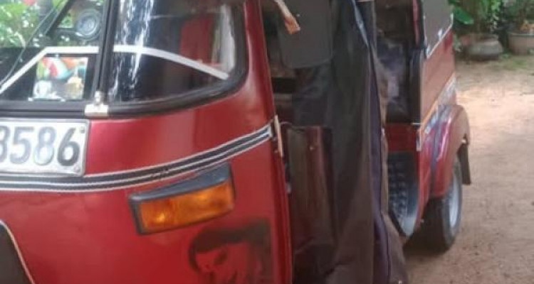 BAJAJ 2009 4 STROKE