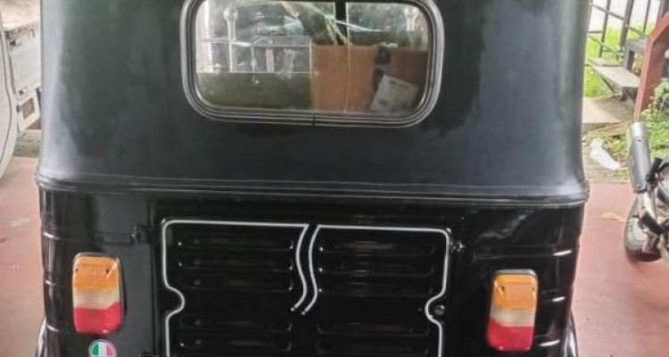 BAJAJ 2011 4 STROKE