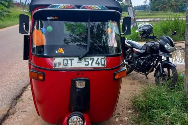 BAJAJ 2009 4 STROKE