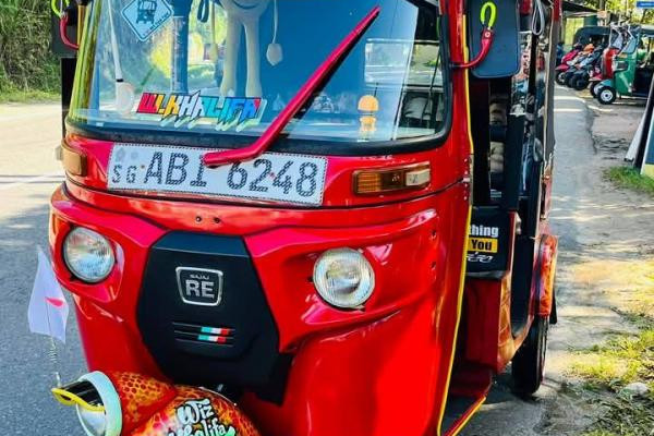 BAJAJ 2016 4 STROKE