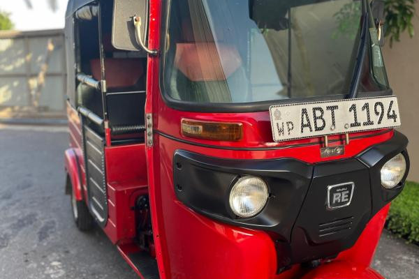 BAJAJ 2018 4 STROKE