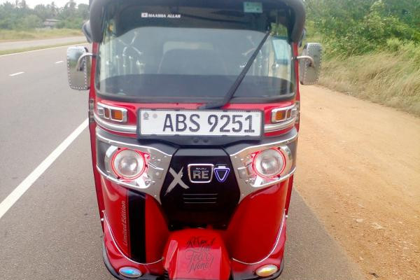 BAJAJ 2019 4 STROKE