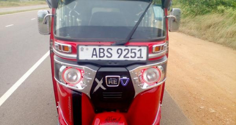 BAJAJ 2019 4 STROKE