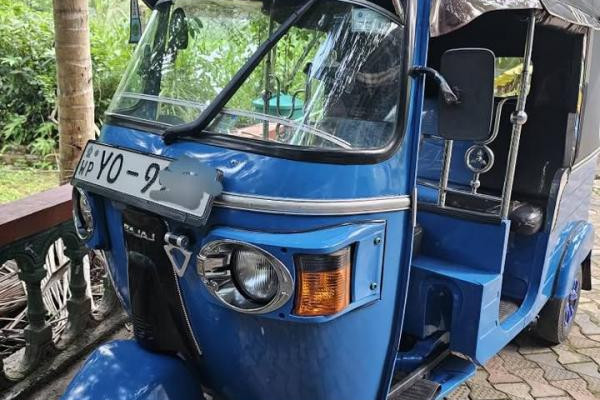 BAJAJ 2011 4 STROKE