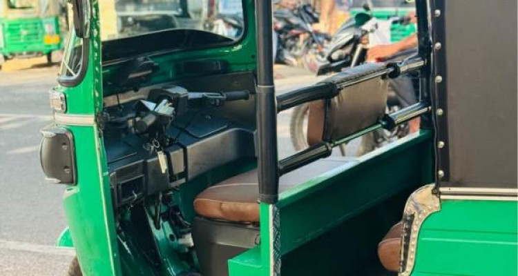 BAJAJ 2019 4 STROKE