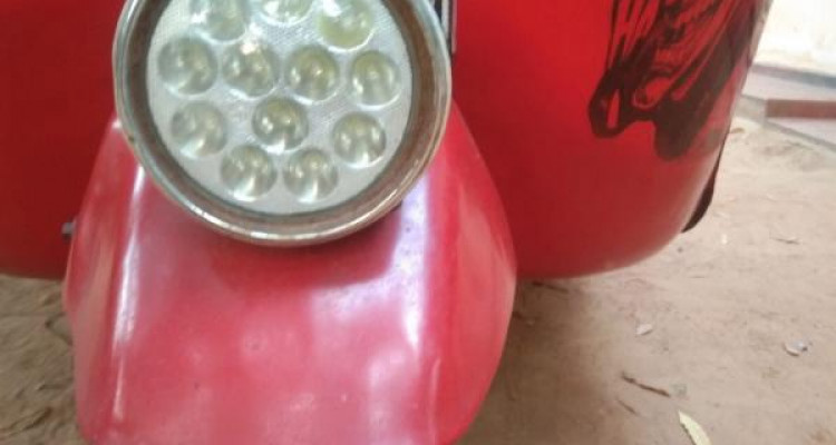 BAJAJ 1999 2 STROKE