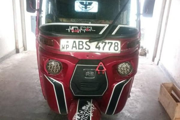 BAJAJ 2018 4 STROKE