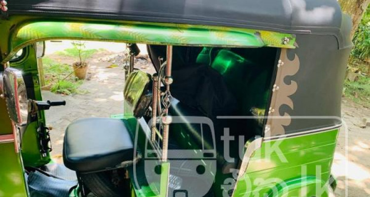 BAJAJ 2015 4 STROKE
