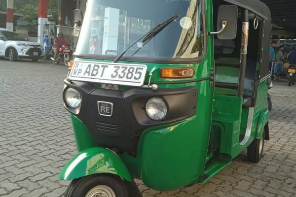 BAJAJ 2019 4 STROKE