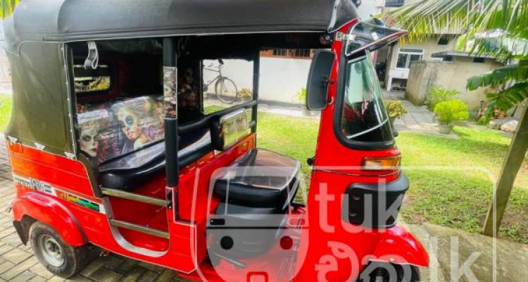 BAJAJ 2019 4 STROKE