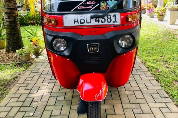 BAJAJ 2019 4 STROKE