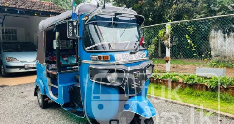 BAJAJ 2018 4 STROKE