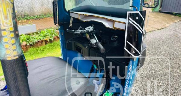 BAJAJ 2018 4 STROKE