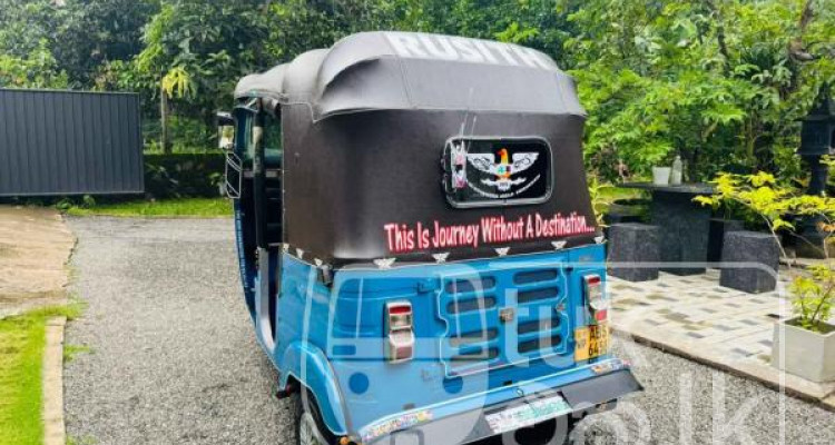 BAJAJ 2018 4 STROKE